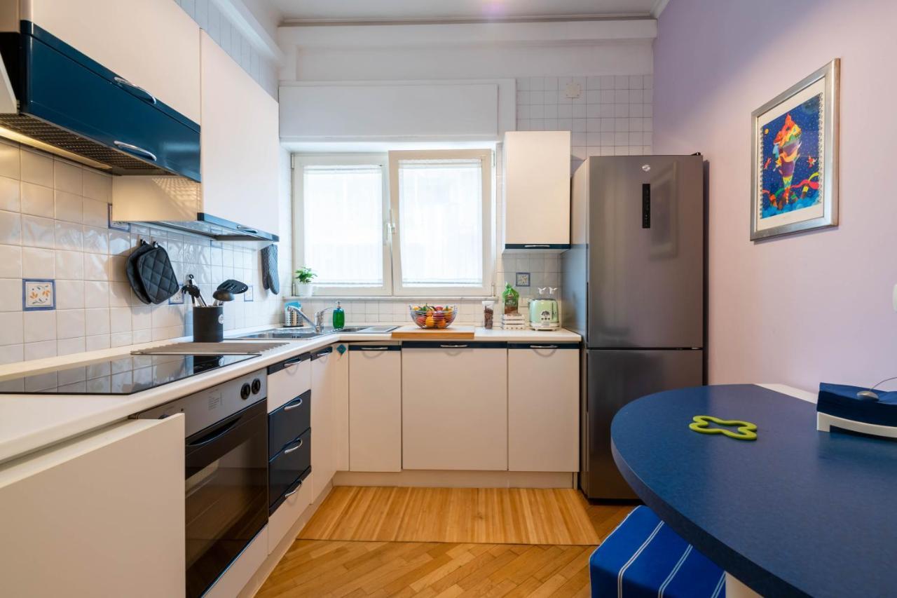 Modern Apartment To Relax In The City Center บารี ภายนอก รูปภาพ