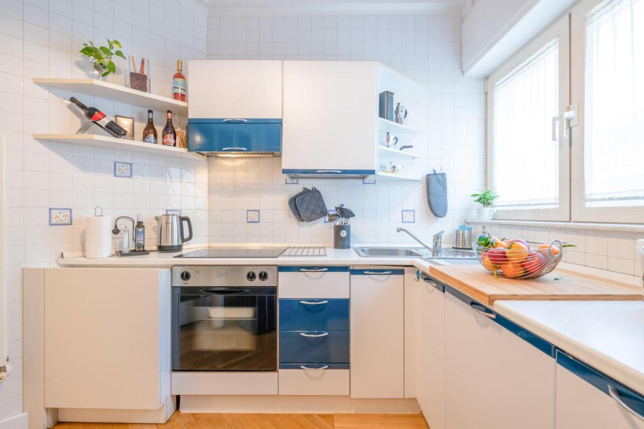 Modern Apartment To Relax In The City Center บารี ภายนอก รูปภาพ