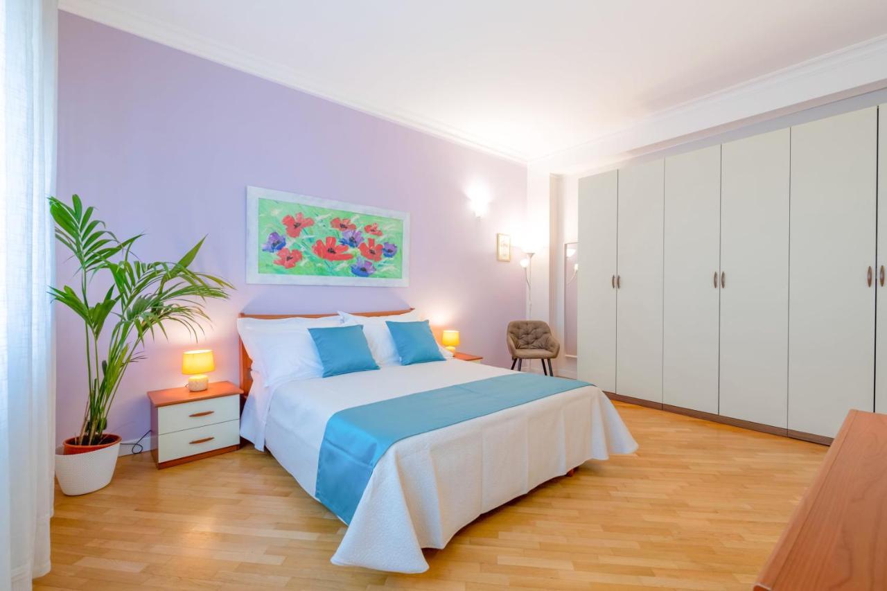 Modern Apartment To Relax In The City Center บารี ภายนอก รูปภาพ